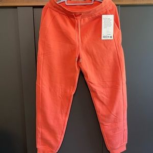NWT Lululemon scuba HR Jogger
